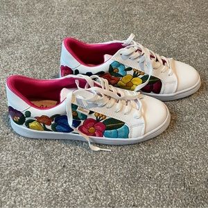 Embroidered floral sneakers